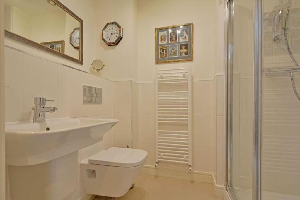 Stunning Apartment, Balconies, Private Beach, Coast Path Charlestown (Cornwall) Luaran gambar
