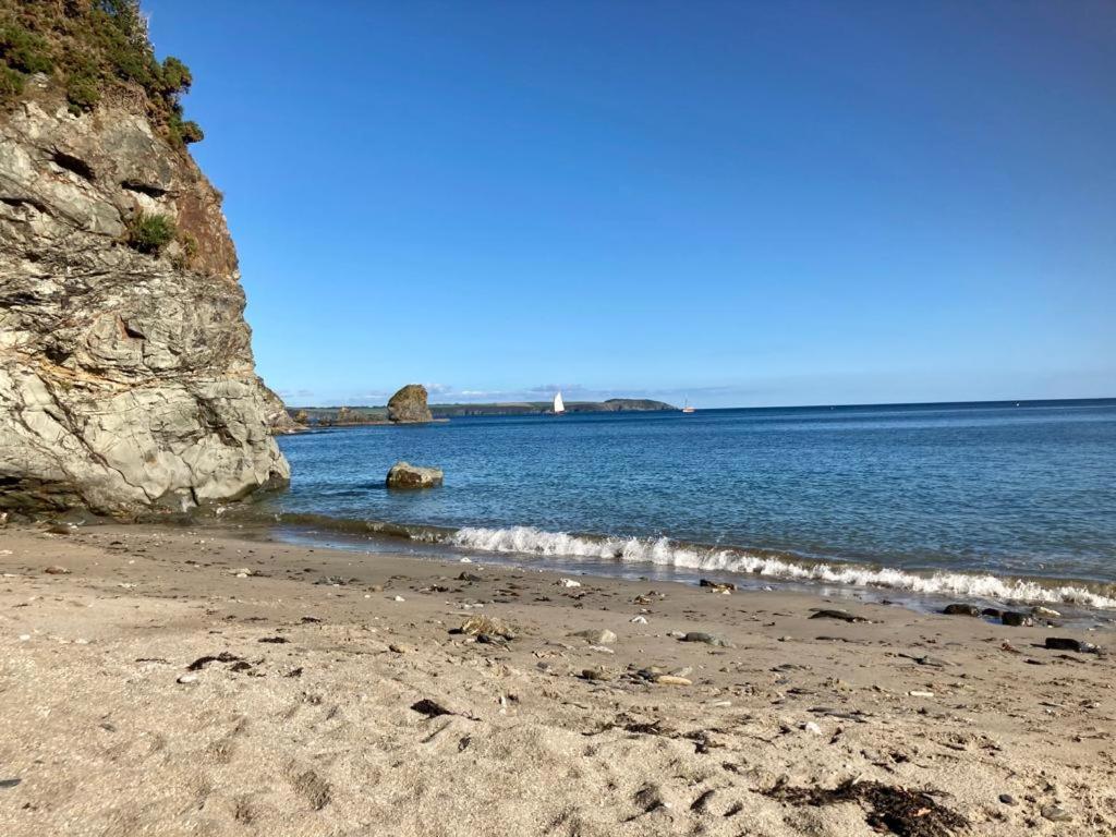 Stunning Apartment, Balconies, Private Beach, Coast Path Charlestown (Cornwall) Luaran gambar